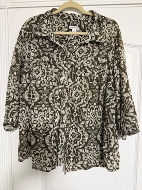 croft & barrow Olive Green and White Printed Button-Up Blouse